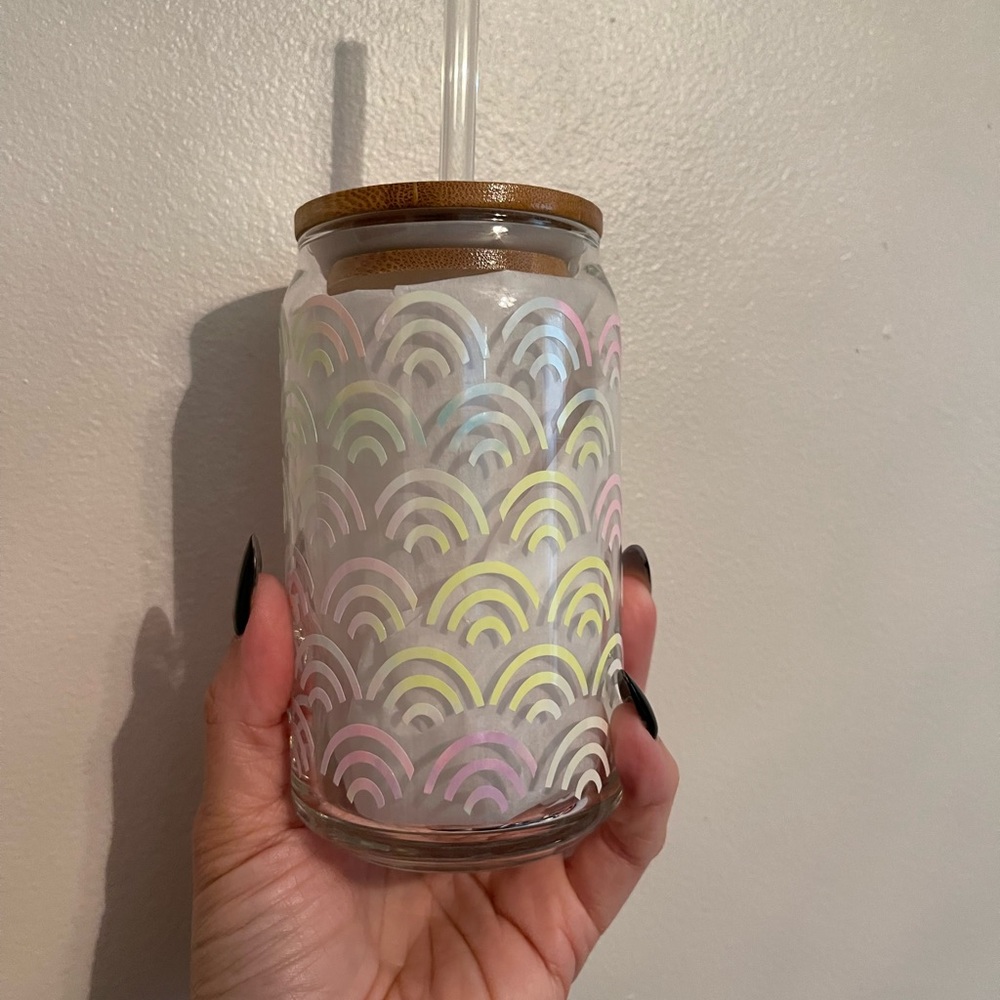 Rainbow glass can